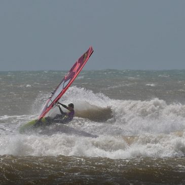 Latvijas viļņu burātājs Valters Videnieks (19) ierindojies 3. vietā PWA/IWT pasaules U21 reitingā