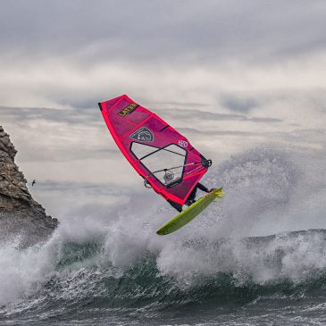 Valters Videnieks sasniedz vēsturisku rezultātu — 5. vieta pasaules reitingā viļņu vindsērfingā