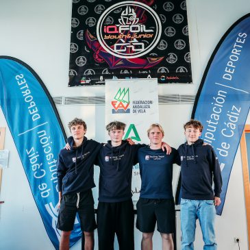 Latvijas jaunie iQFoil sportisti sezonu uzsāk ar pārliecinošu sniegumu